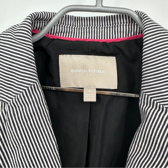 Banana Republic Factory Seersucker Striped Blazer Jacket size 4 Navy and White - Picture 2 of 14